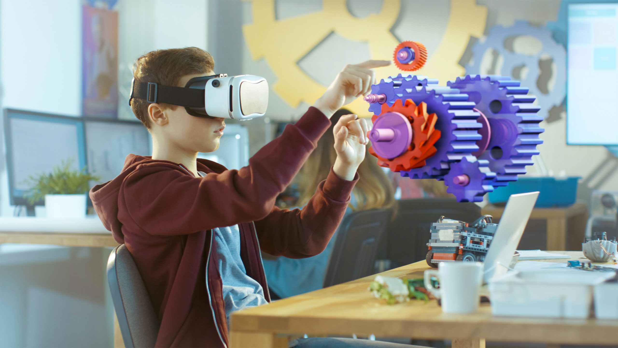 Innovative Ways to Use AR/VR in Education